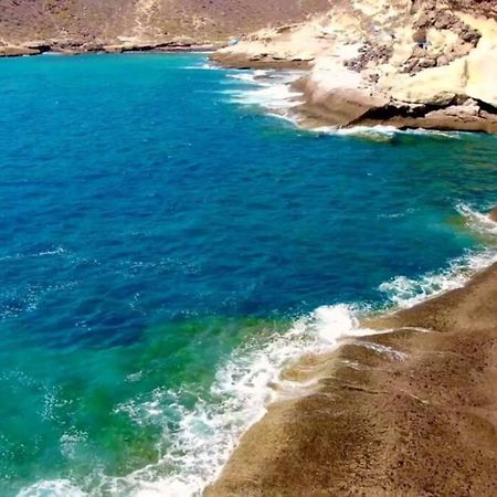 Spacious Apartment Just Few Steps Of The Ocean In La Caleta アデヘ エクステリア 写真