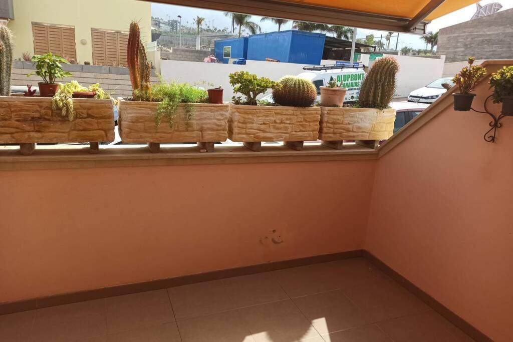 Spacious Apartment Just Few Steps Of The Ocean In La Caleta アデヘ エクステリア 写真