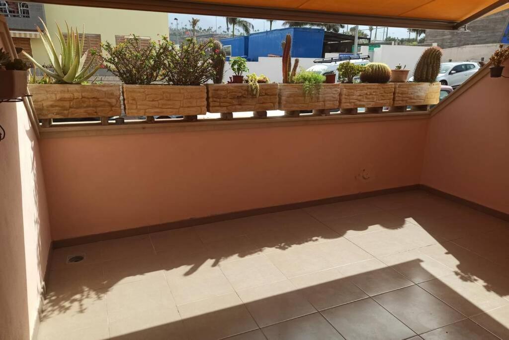 Spacious Apartment Just Few Steps Of The Ocean In La Caleta アデヘ エクステリア 写真