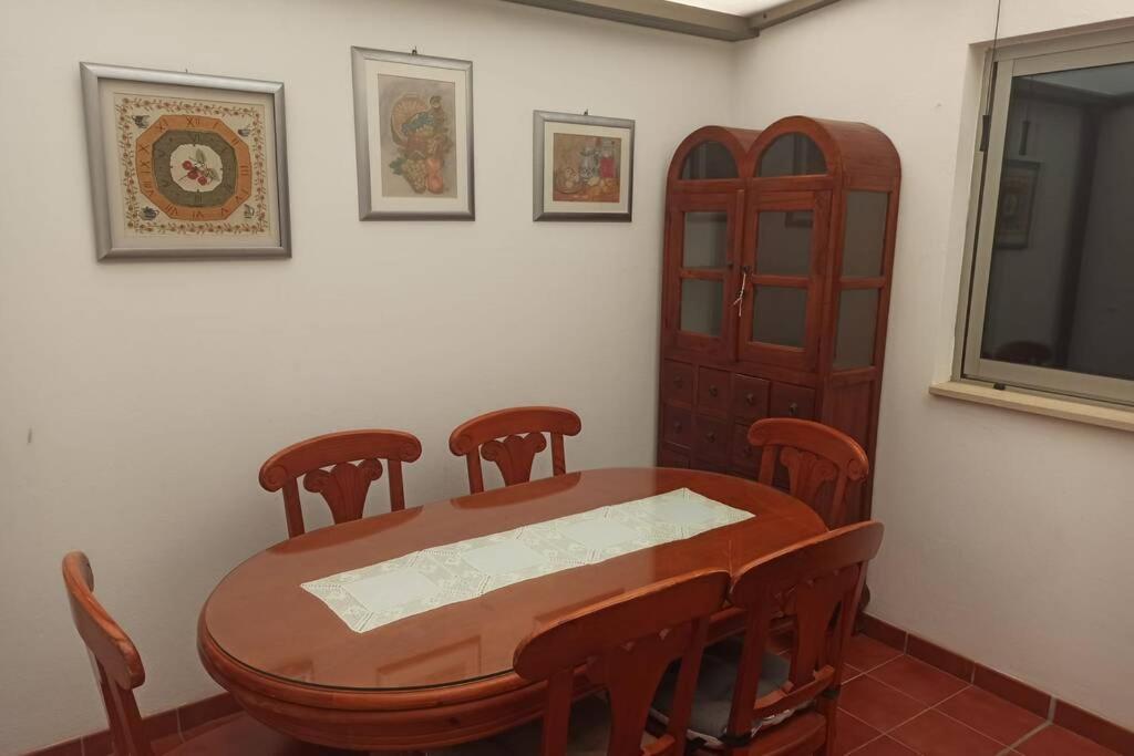 Spacious Apartment Just Few Steps Of The Ocean In La Caleta アデヘ エクステリア 写真