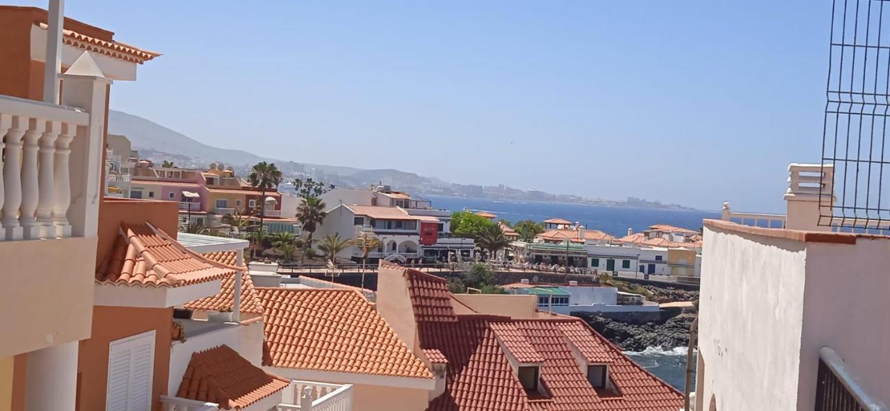 Spacious Apartment Just Few Steps Of The Ocean In La Caleta アデヘ エクステリア 写真