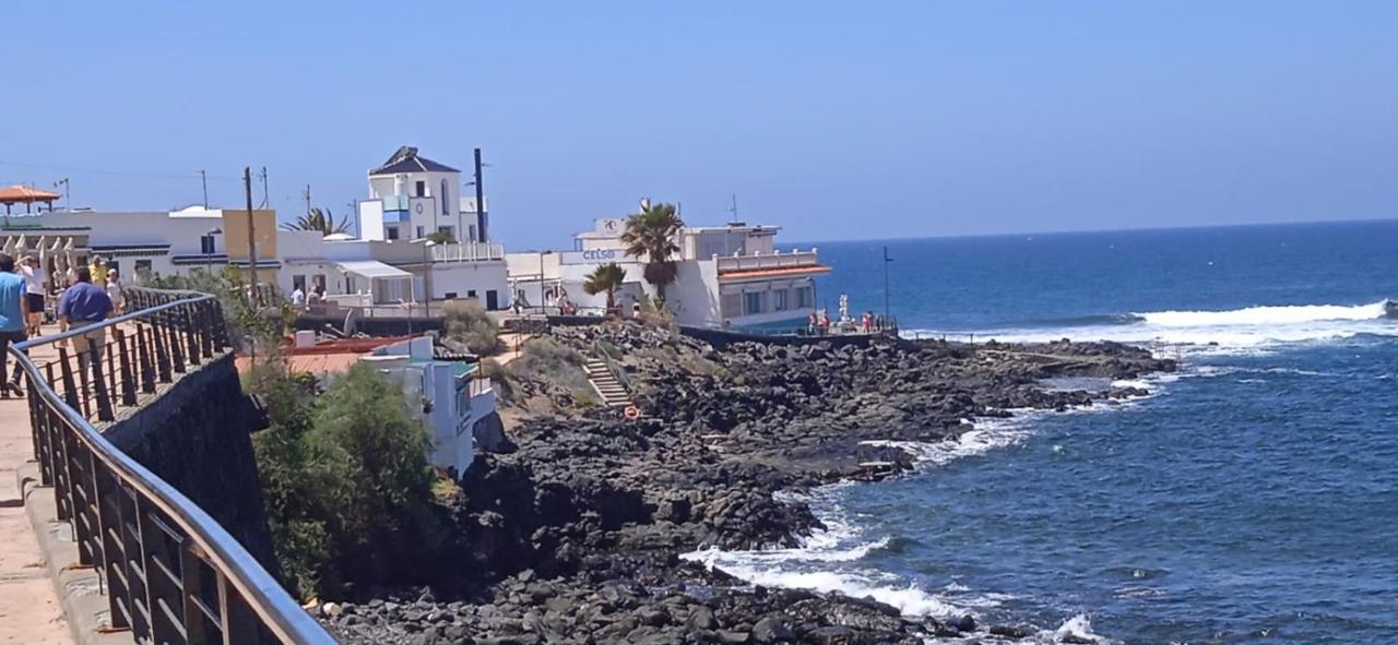 Spacious Apartment Just Few Steps Of The Ocean In La Caleta アデヘ エクステリア 写真