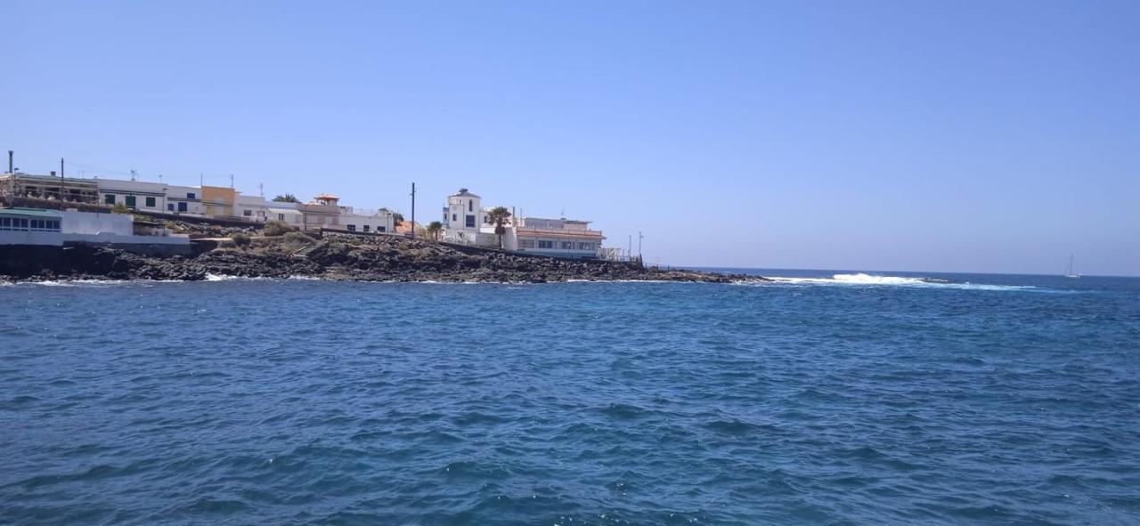 Spacious Apartment Just Few Steps Of The Ocean In La Caleta アデヘ エクステリア 写真