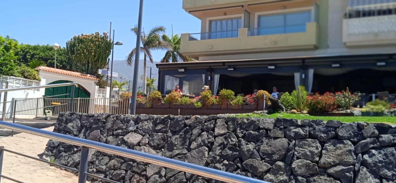 Spacious Apartment Just Few Steps Of The Ocean In La Caleta アデヘ エクステリア 写真