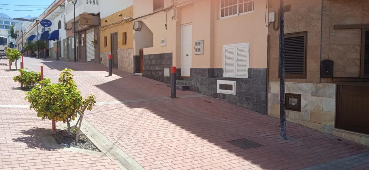 Spacious Apartment Just Few Steps Of The Ocean In La Caleta アデヘ エクステリア 写真