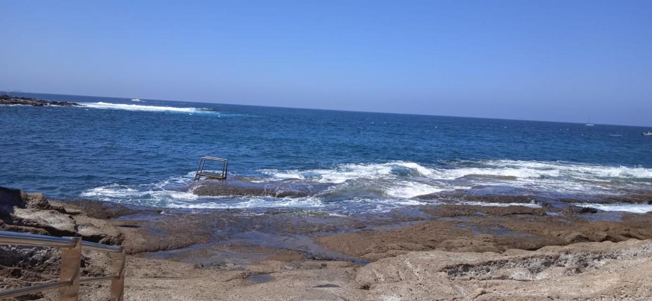 Spacious Apartment Just Few Steps Of The Ocean In La Caleta アデヘ エクステリア 写真