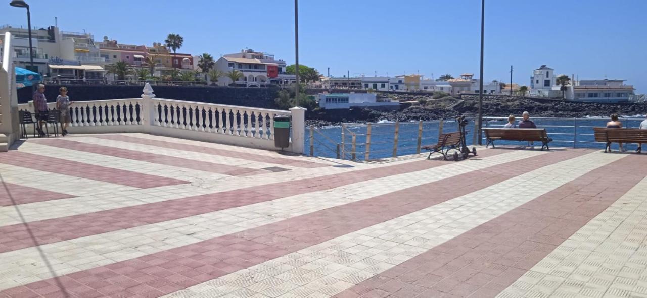 Spacious Apartment Just Few Steps Of The Ocean In La Caleta アデヘ エクステリア 写真